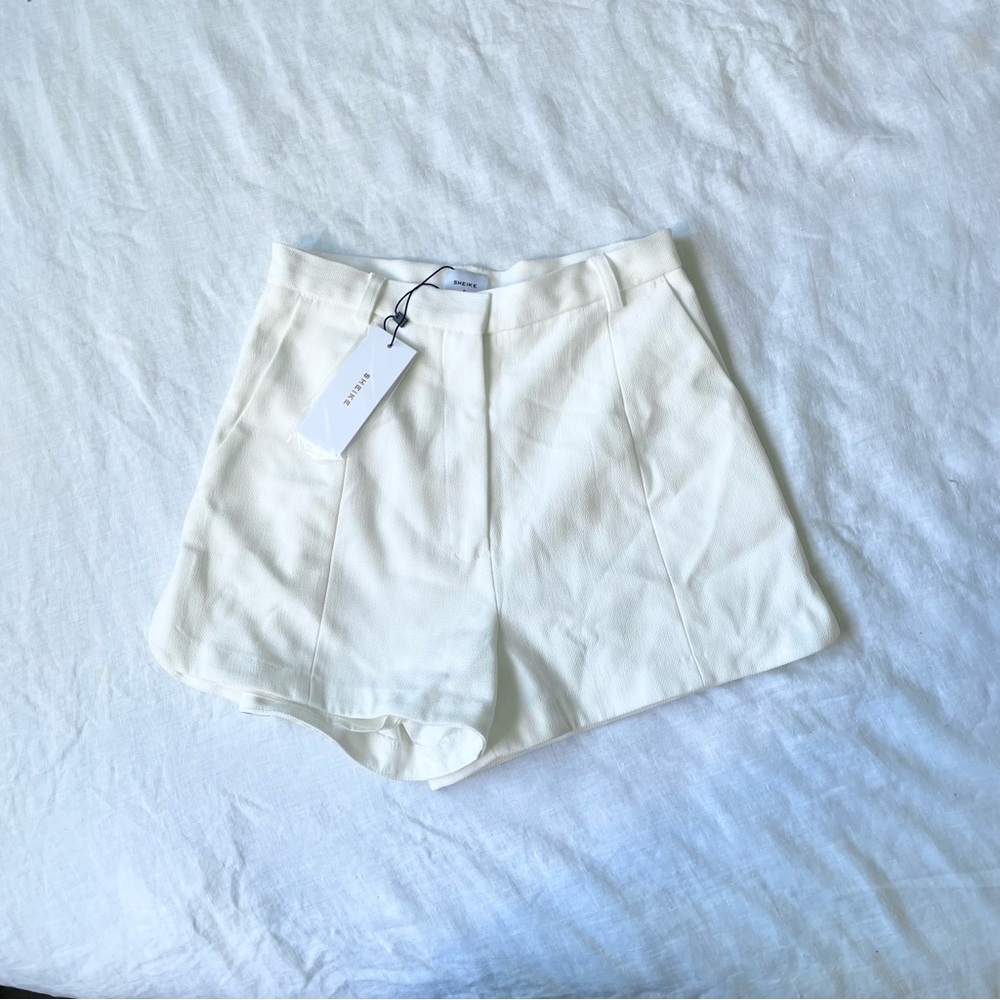 Sheike Elegant White Women's Shorts